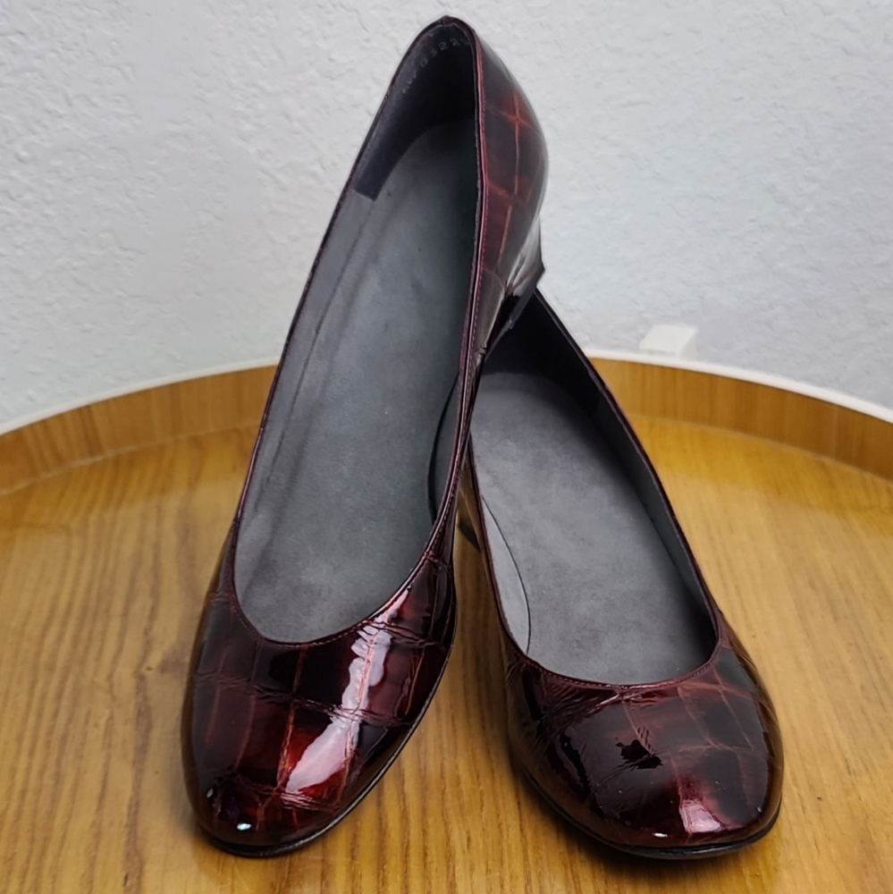 Stuart Weitzman Brown Embossed Leather Wedges - image 5